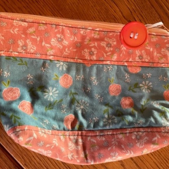Zipper Pouch - Picture 2 of 4